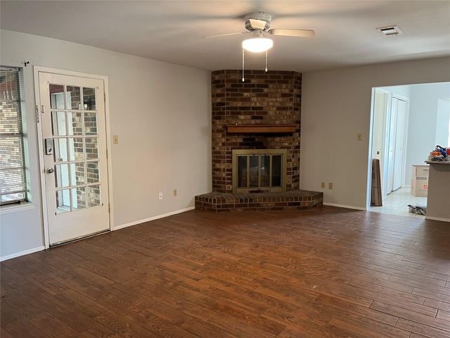 3661 Youpon Street, Huntsville, TX 77340