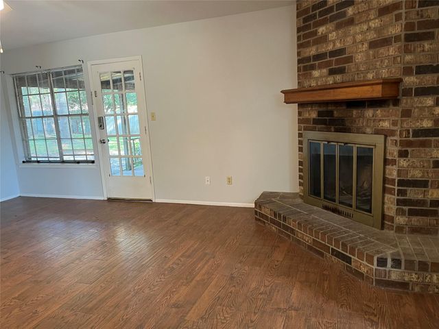 3661 Youpon Street, Huntsville, TX 77340