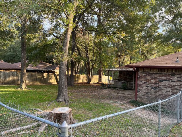 3661 Youpon Street, Huntsville, TX 77340