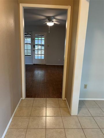 3661 Youpon Street, Huntsville, TX 77340