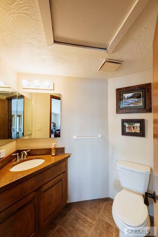 2255 E Greenbrier Drive, Idaho Falls, ID 83404