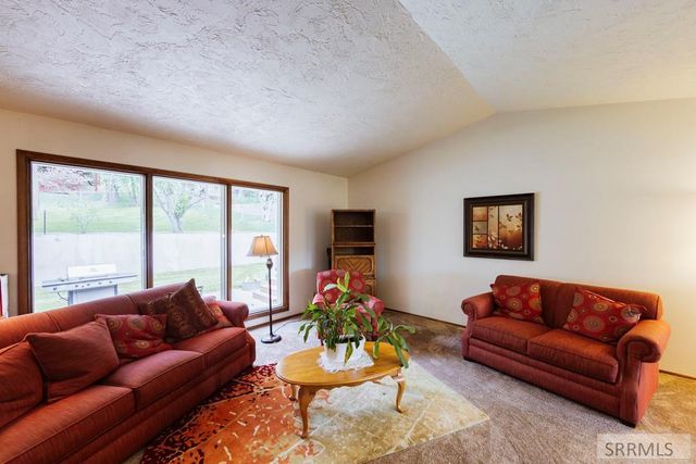 2255 E Greenbrier Drive, Idaho Falls, ID 83404