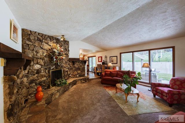 2255 E Greenbrier Drive, Idaho Falls, ID 83404