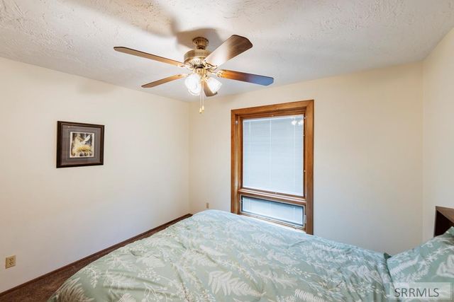 2255 E Greenbrier Drive, Idaho Falls, ID 83404