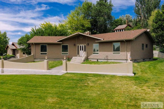 2255 E Greenbrier Drive, Idaho Falls, ID 83404