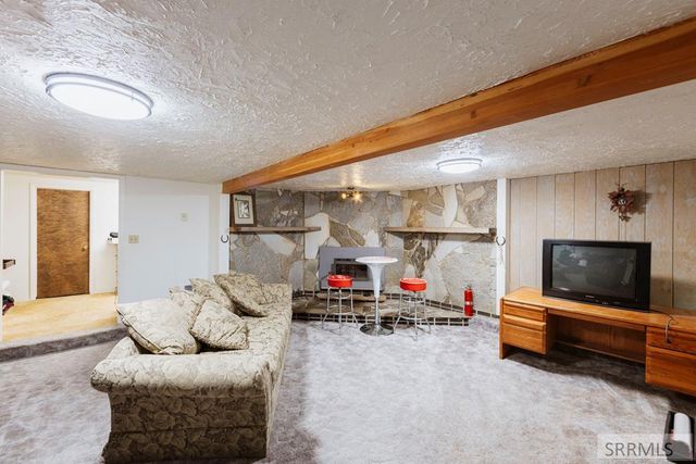 2255 E Greenbrier Drive, Idaho Falls, ID 83404