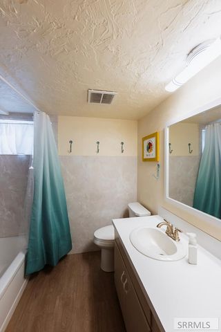 2255 E Greenbrier Drive, Idaho Falls, ID 83404