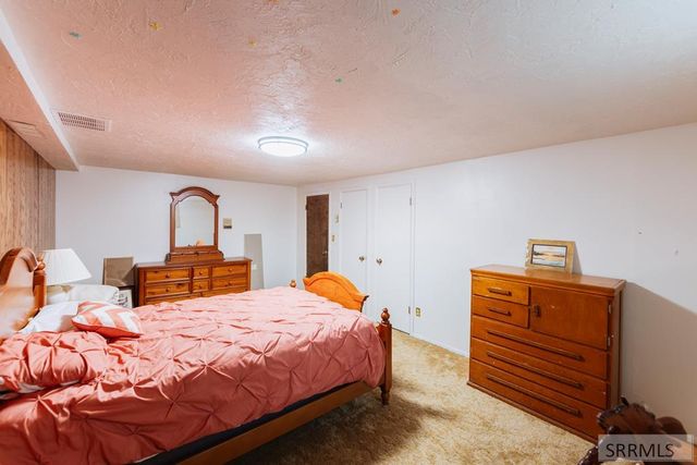 2255 E Greenbrier Drive, Idaho Falls, ID 83404