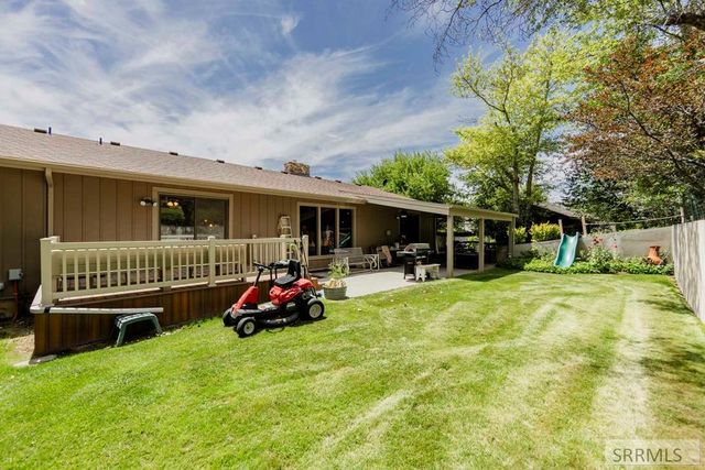 2255 E Greenbrier Drive, Idaho Falls, ID 83404