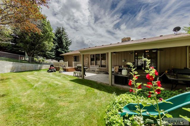 2255 E Greenbrier Drive, Idaho Falls, ID 83404