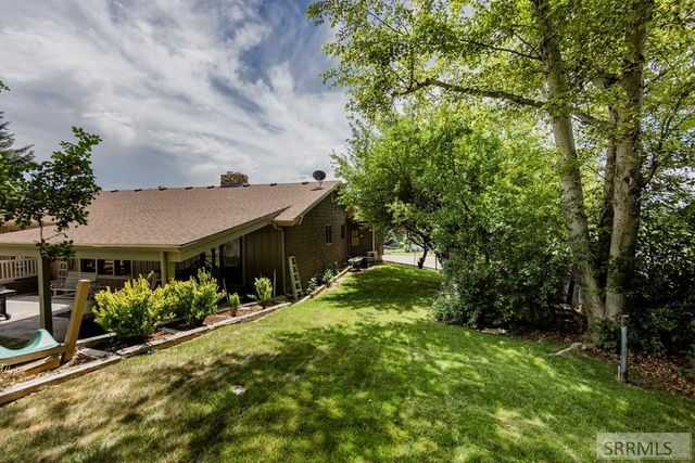 2255 E Greenbrier Drive, Idaho Falls, ID 83404