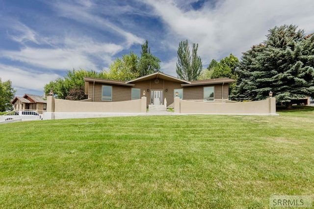 2255 E Greenbrier Drive, Idaho Falls, ID 83404