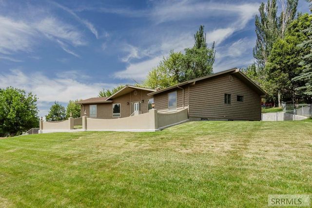 2255 E Greenbrier Drive, Idaho Falls, ID 83404