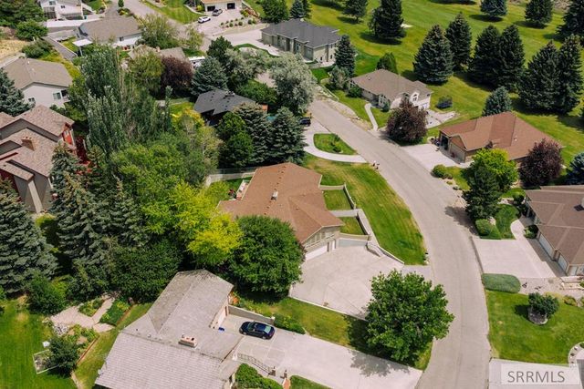 2255 E Greenbrier Drive, Idaho Falls, ID 83404