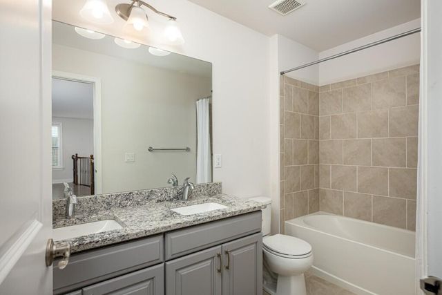 3000 N Spurway Drive, Ann Arbor, MI 48105