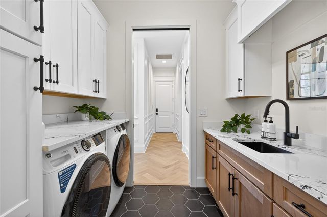 8380 SEA GLASS COURT, Sarasota, FL 34240