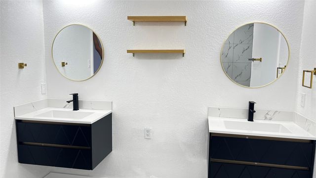 1116 Cresthaven Drive, Lancaster, TX 75134