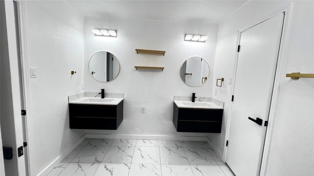 1116 Cresthaven Drive, Lancaster, TX 75134