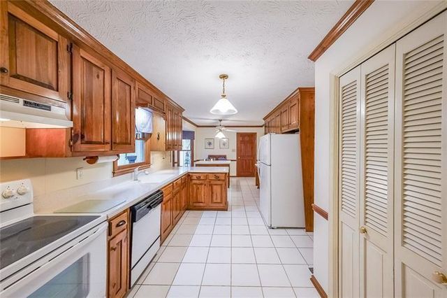 734 Dushea NW Court, Kennesaw, GA 30144