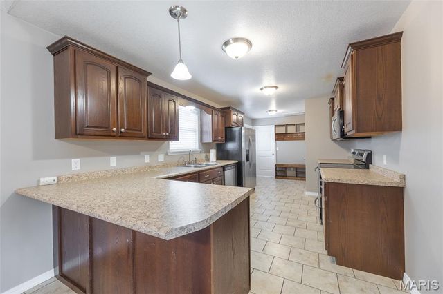 213 Murfield Drive, Poplar Bluff, MO 63901