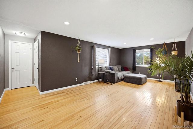 1490 S Zephyr Street, Lakewood, CO 80232
