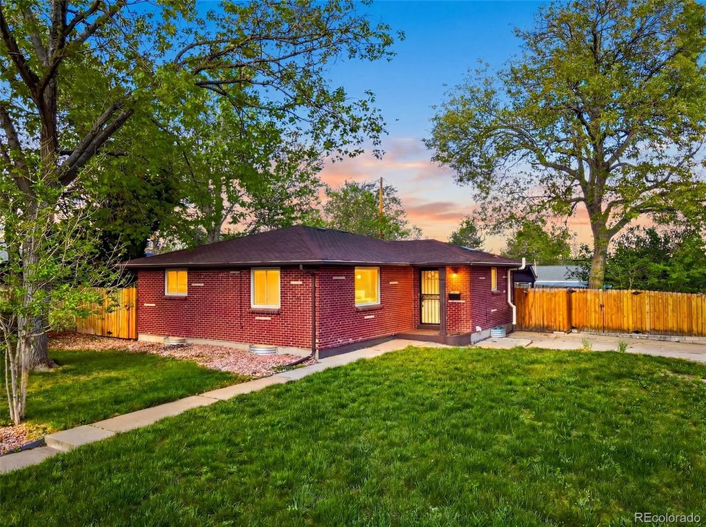 1490 S Zephyr Street, Lakewood, CO 80232