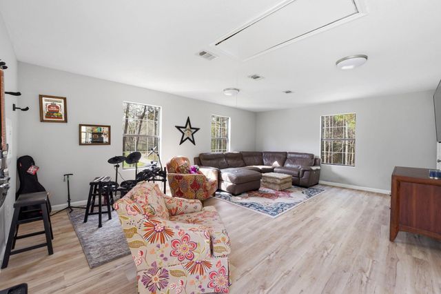 5222 Ranch Hill Drive, Magnolia, TX 77354