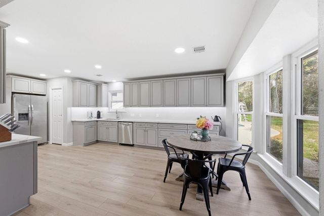 5222 Ranch Hill Drive, Magnolia, TX 77354
