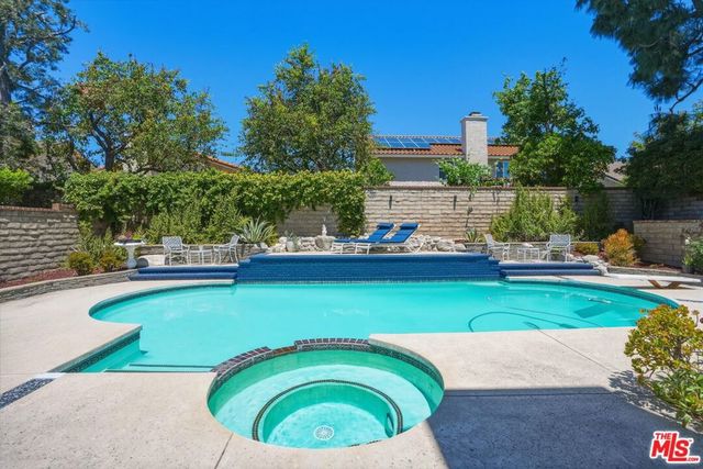 29061 Saddlebrook Drive, Agoura Hills, CA 91301