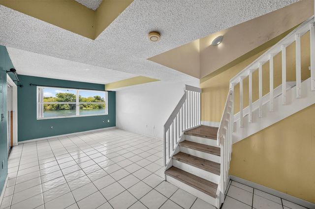 3291 NW 44th Street 2, Oakland Park, FL 33309