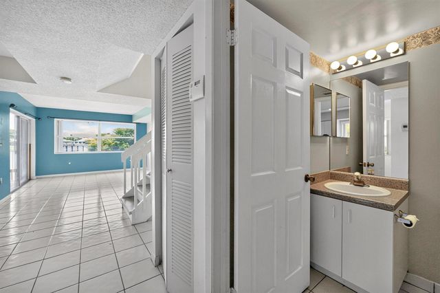 3291 NW 44th Street 2, Oakland Park, FL 33309