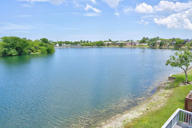 3291 NW 44th Street 2, Oakland Park, FL 33309
