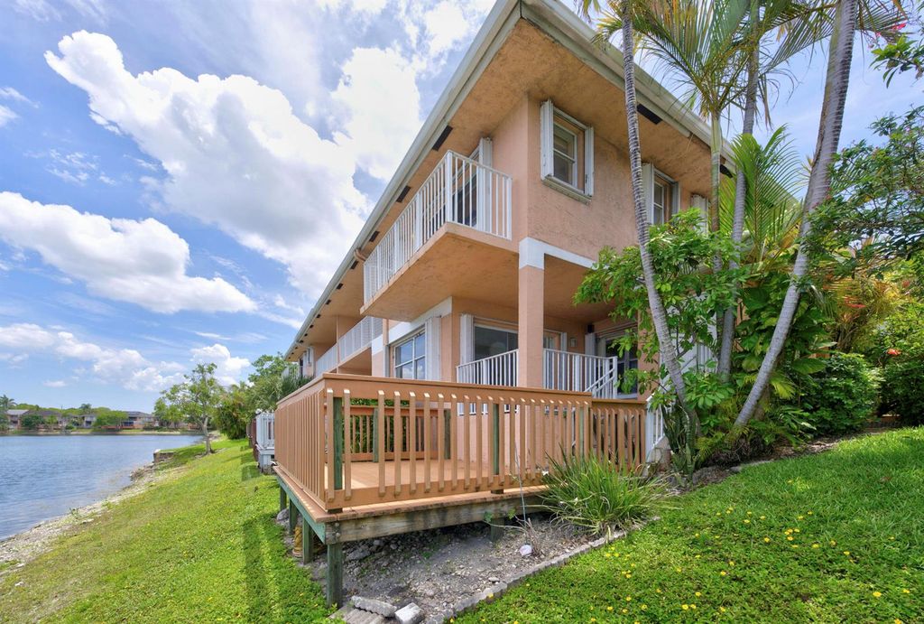 3291 NW 44th Street 2, Oakland Park, FL 33309