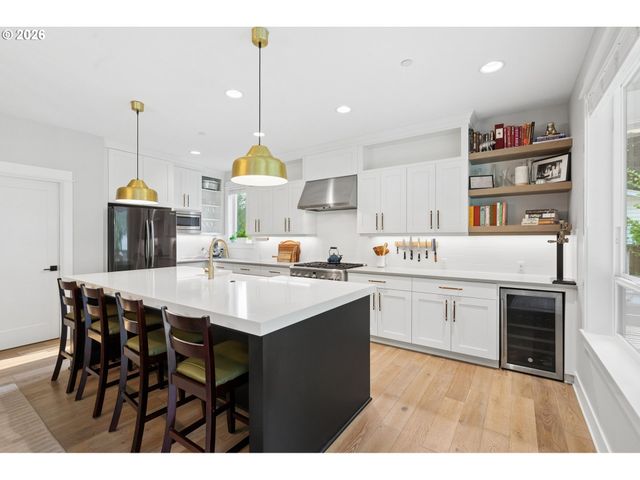 3223 Sw CARAWAY Ct, Portland, OR 97219
