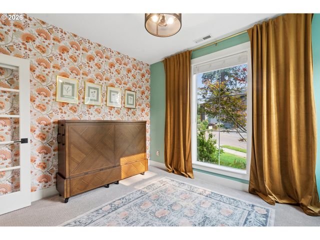 3223 Sw CARAWAY Ct, Portland, OR 97219