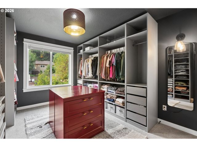 3223 Sw CARAWAY Ct, Portland, OR 97219