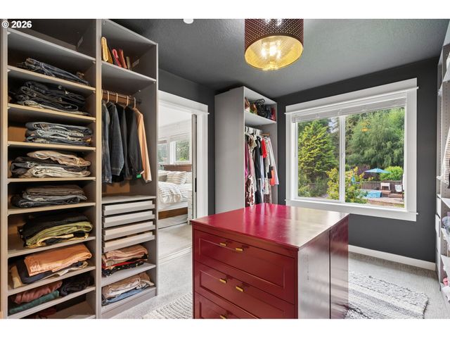 3223 Sw CARAWAY Ct, Portland, OR 97219