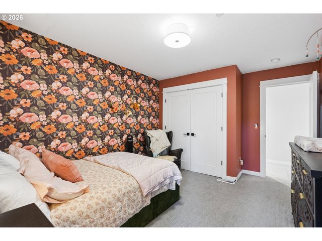 3223 Sw CARAWAY Ct, Portland, OR 97219