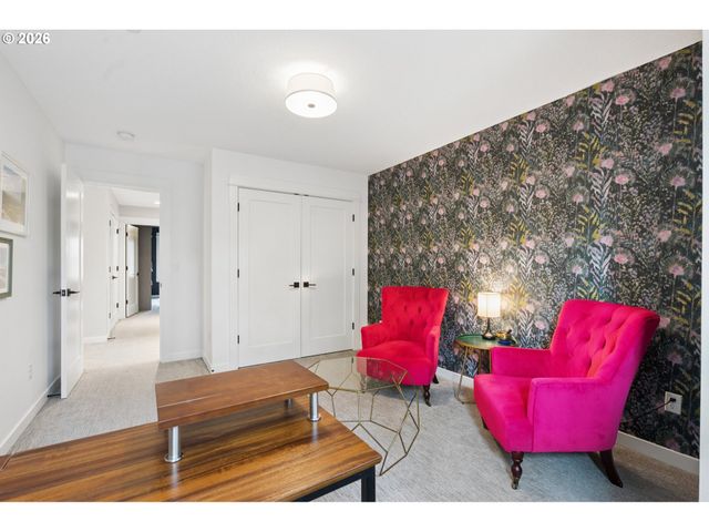 3223 Sw CARAWAY Ct, Portland, OR 97219