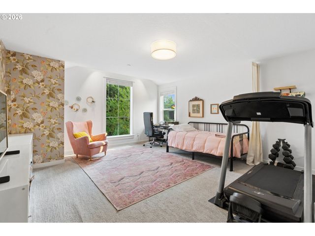 3223 Sw CARAWAY Ct, Portland, OR 97219