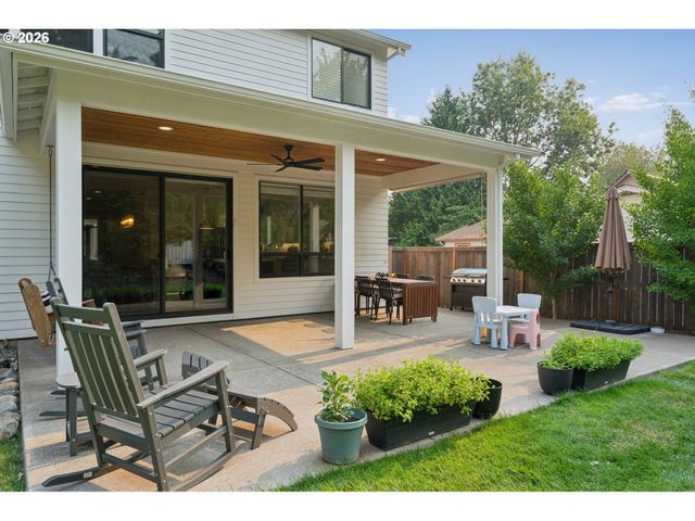 3223 Sw CARAWAY Ct, Portland, OR 97219