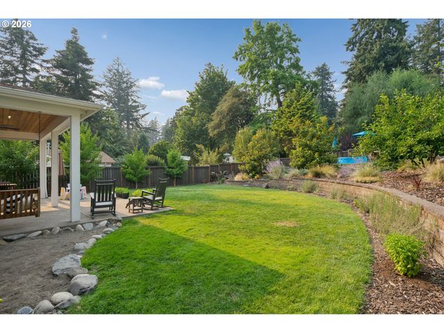 3223 Sw CARAWAY Ct, Portland, OR 97219
