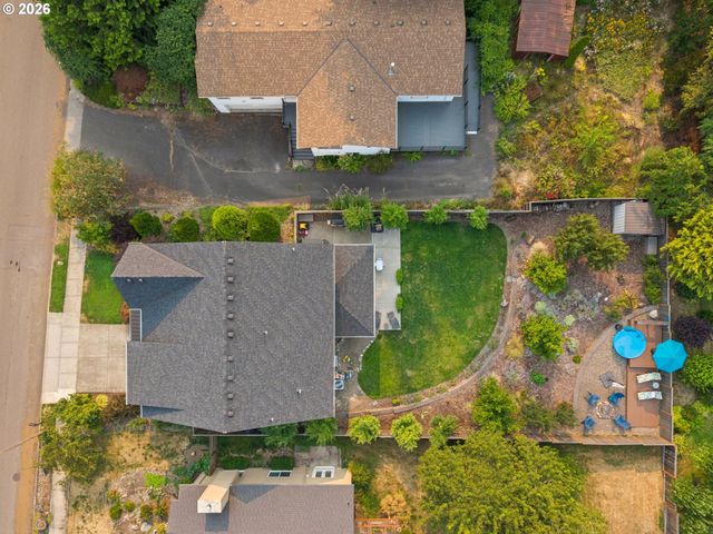 3223 Sw CARAWAY Ct, Portland, OR 97219
