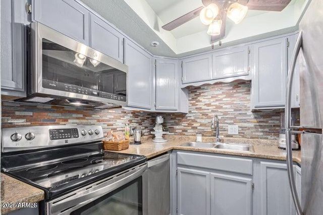 17 E RUTH Avenue 307, Phoenix, AZ 85020