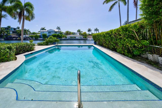 704 Isle Of Palms Drive, Fort Lauderdale, FL 33301