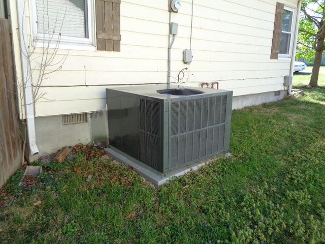 1133 E Talmage Street, Springfield, MO 65803