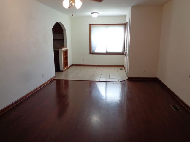 1133 E Talmage Street, Springfield, MO 65803