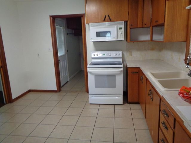 1133 E Talmage Street, Springfield, MO 65803