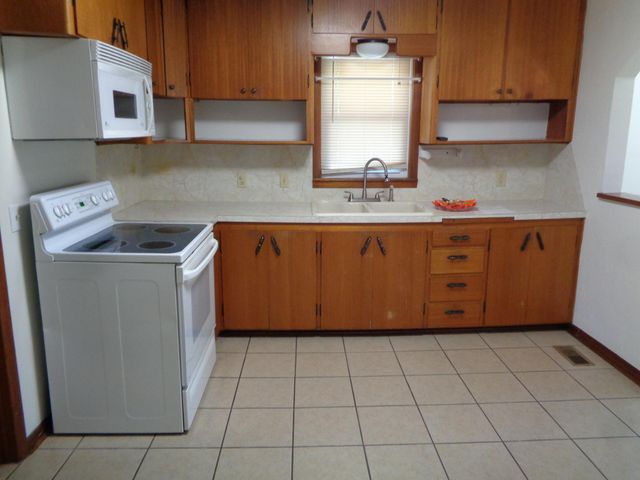 1133 E Talmage Street, Springfield, MO 65803