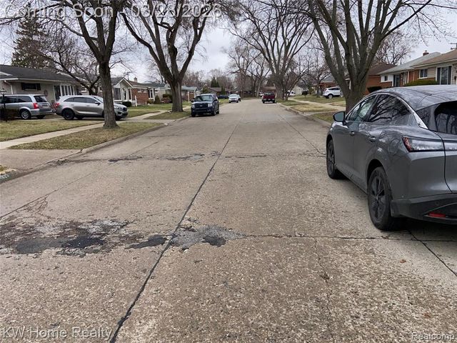 24834 Marine Avenue, Eastpointe, MI 48021